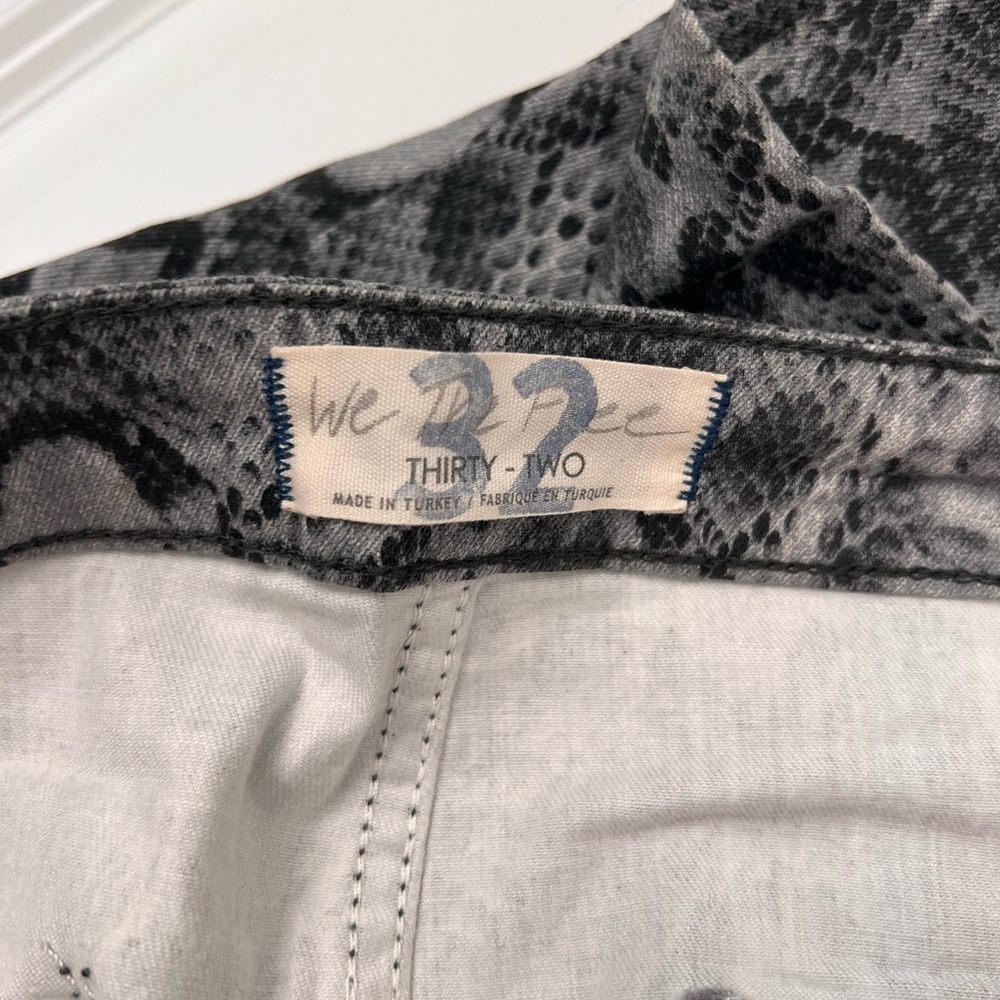 Free People Gray Patterned Flare Jeans - Picture 4 of 4